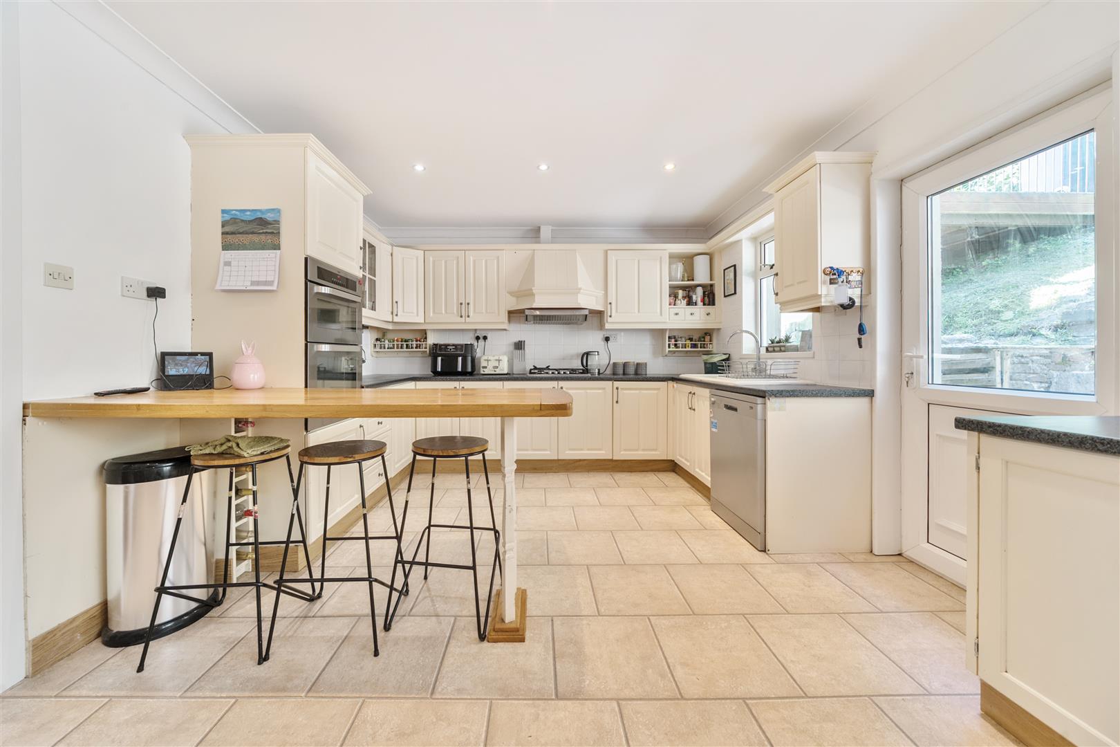 Yr Allt, Llangennech, Llanelli, SA14 8YU